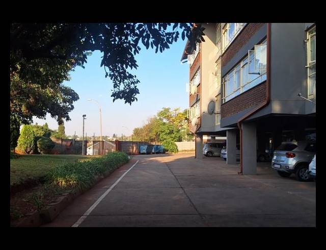 2 BEDROOM APARTMENT FOR SALE IN RHODESFIELD